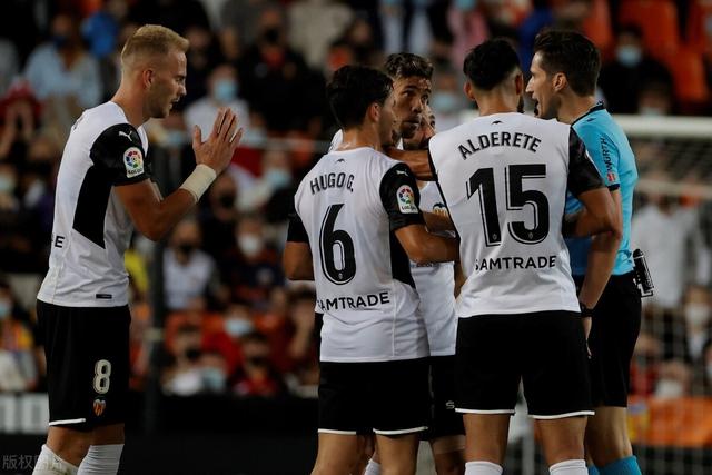 朱芳雨：想问问王哲林的情况 他把我微信删了