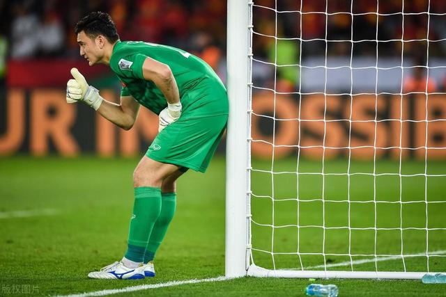 欧文末节超神东契奇22+15 独行侠险胜雷霆2-1